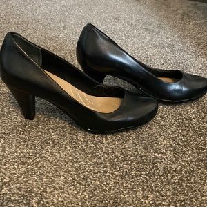 Womens black leather heels